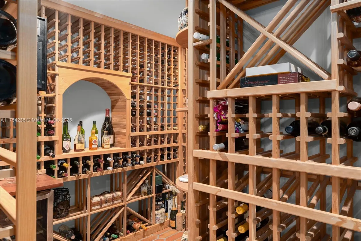 1091 Hillsboro Mile, Hillsboro Beach FL 33062