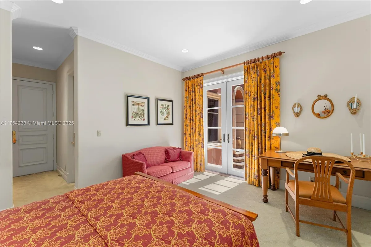 1091 Hillsboro Mile, Hillsboro Beach FL 33062