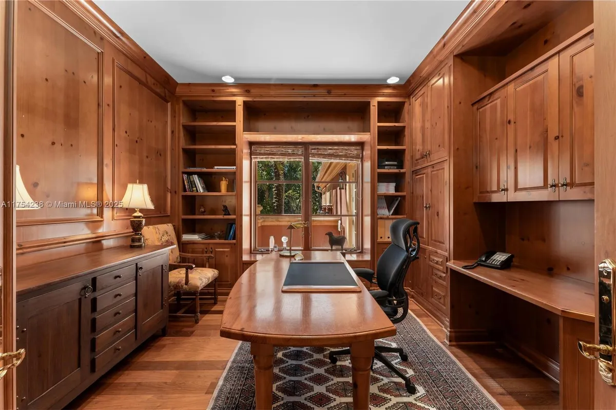 1091 Hillsboro Mile, Hillsboro Beach FL 33062