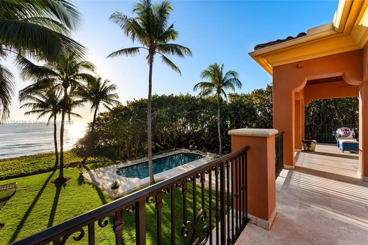 1091 Hillsboro Mile, Hillsboro Beach FL 33062