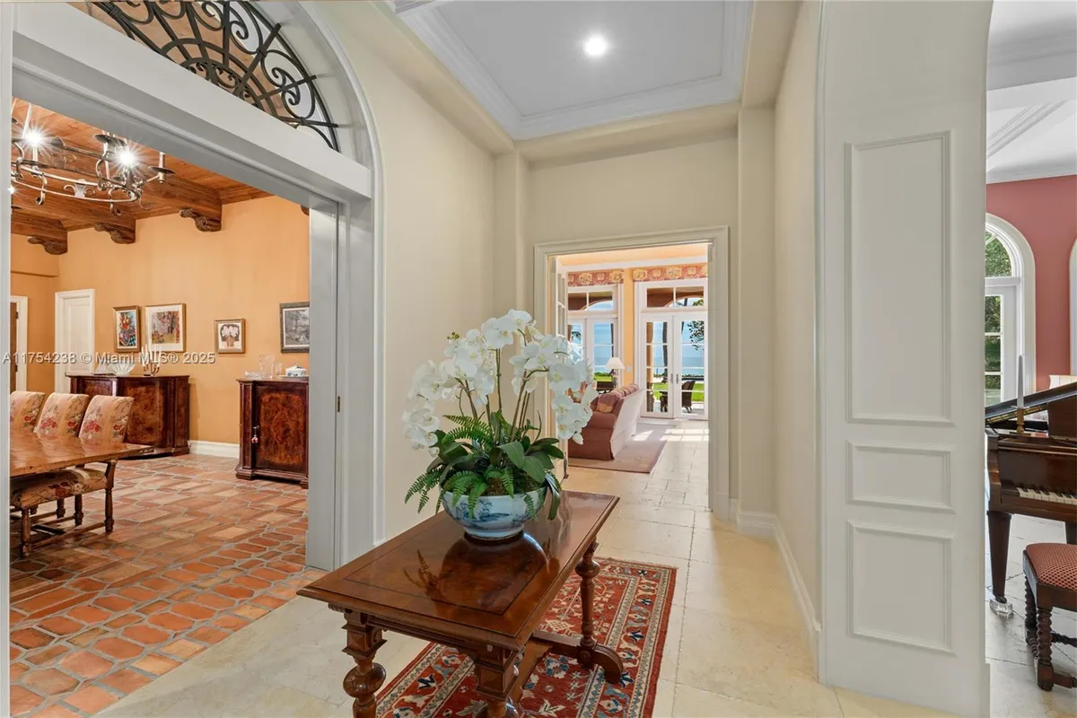 1091 Hillsboro Mile, Hillsboro Beach FL 33062