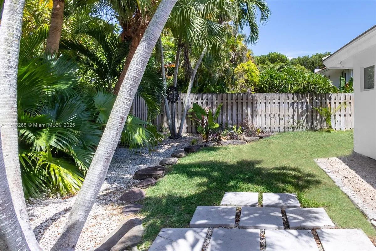 8513 SW 169 Ter, Palmetto Bay FL 33157