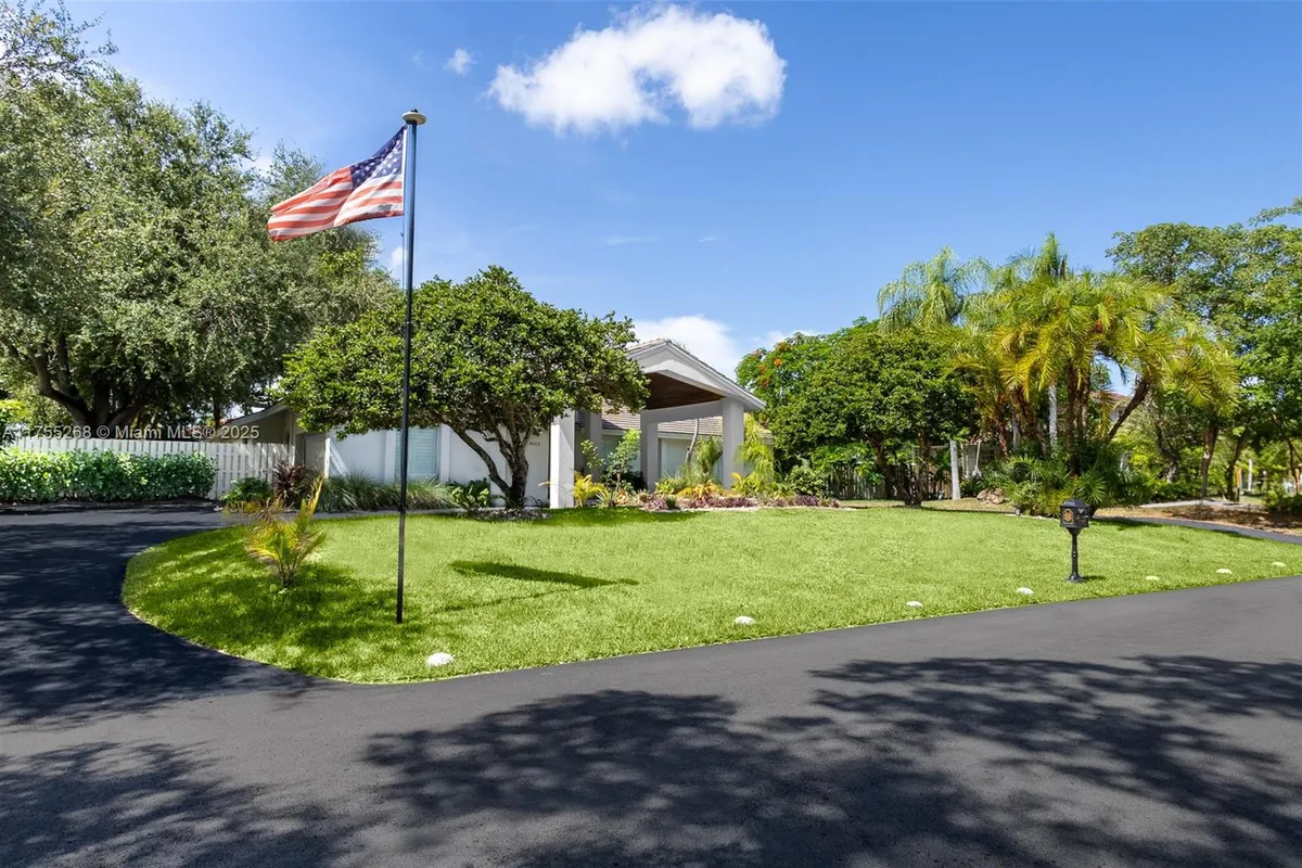 8513 SW 169 Ter, Palmetto Bay FL 33157