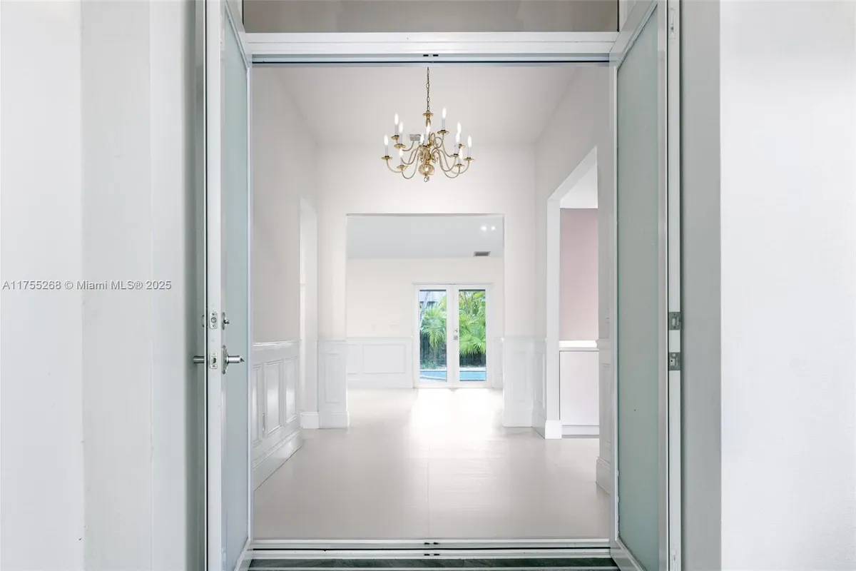 8513 SW 169 Ter, Palmetto Bay FL 33157