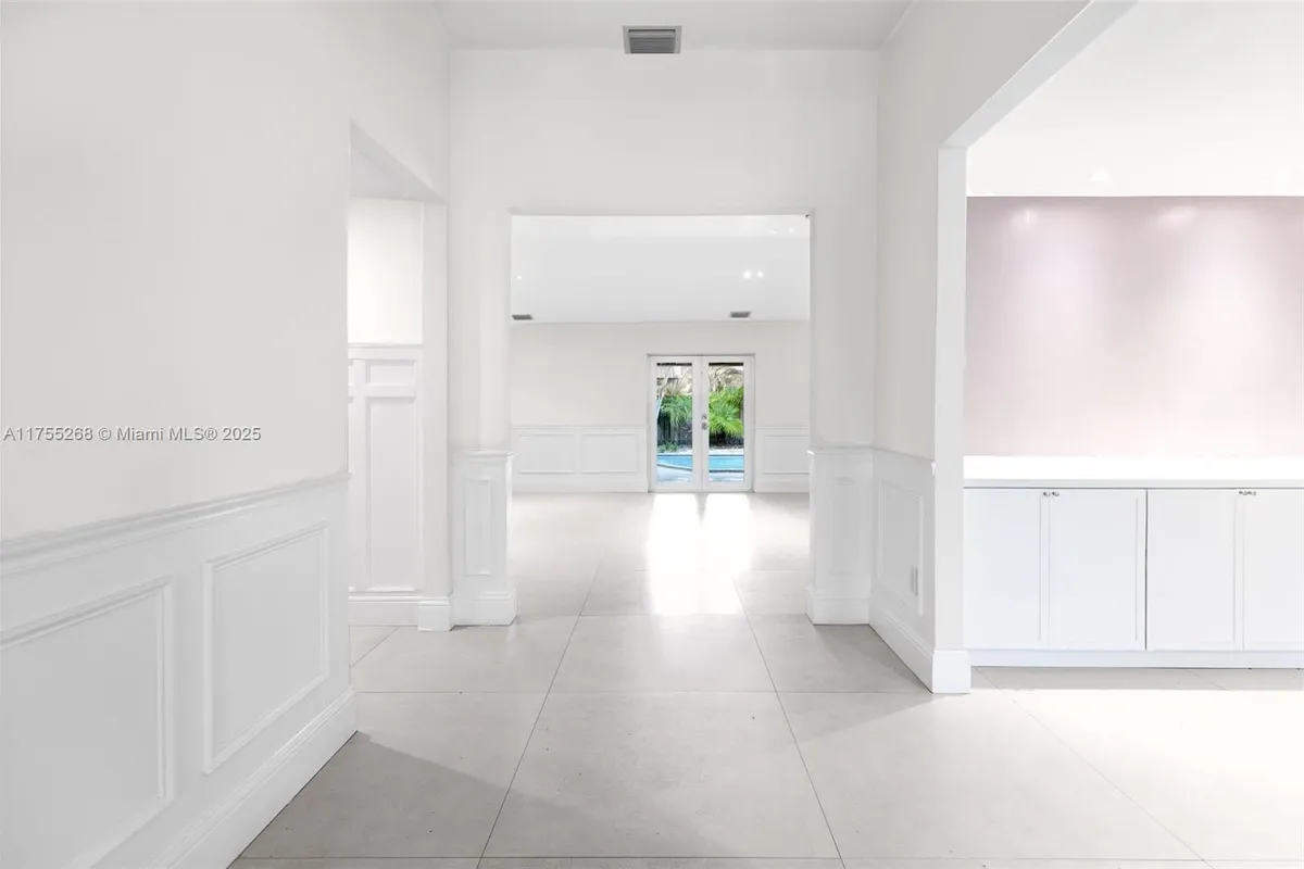 8513 SW 169 Ter, Palmetto Bay FL 33157