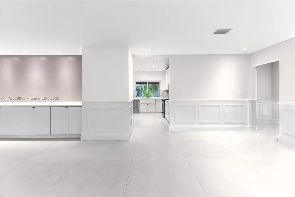 8513 SW 169 Ter, Palmetto Bay FL 33157