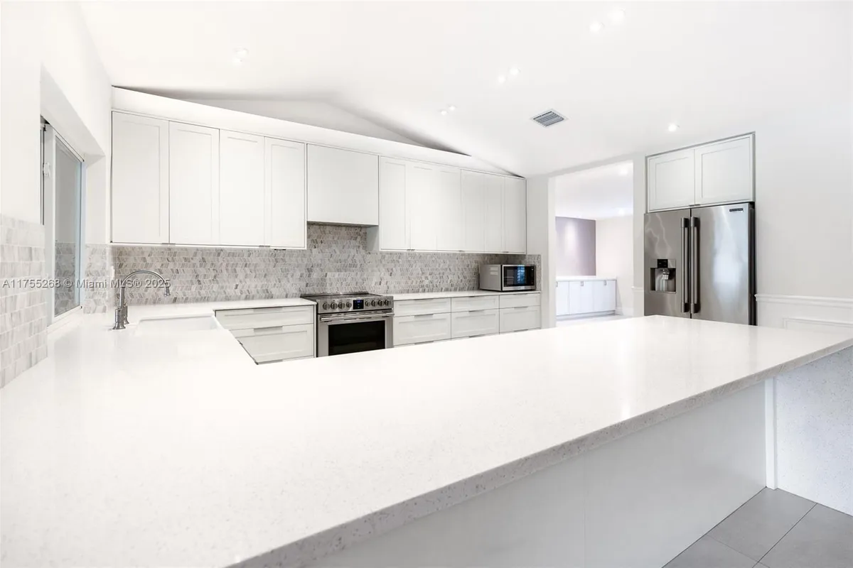 8513 SW 169 Ter, Palmetto Bay FL 33157