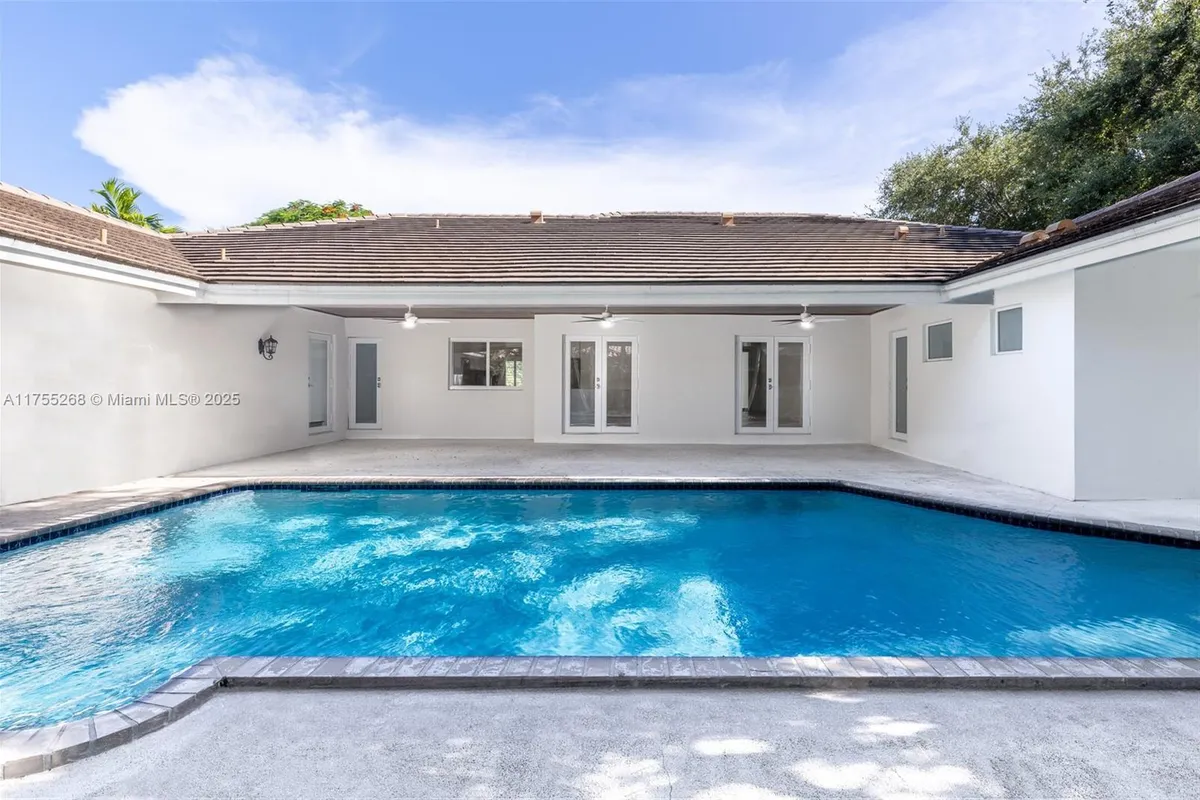 8513 SW 169 Ter, Palmetto Bay FL 33157