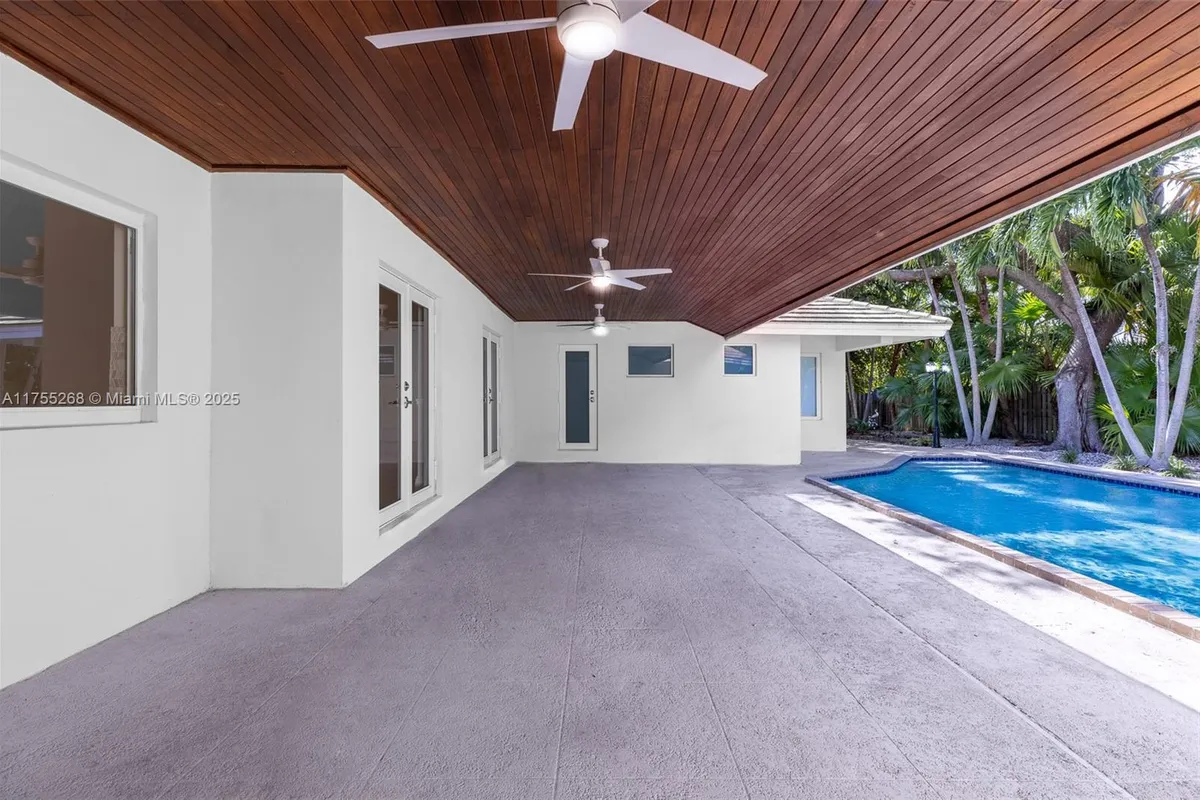 8513 SW 169 Ter, Palmetto Bay FL 33157