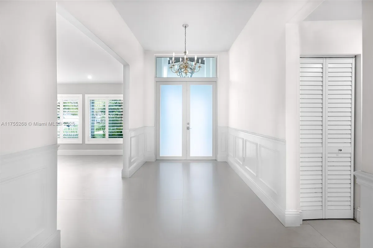 8513 SW 169 Ter, Palmetto Bay FL 33157