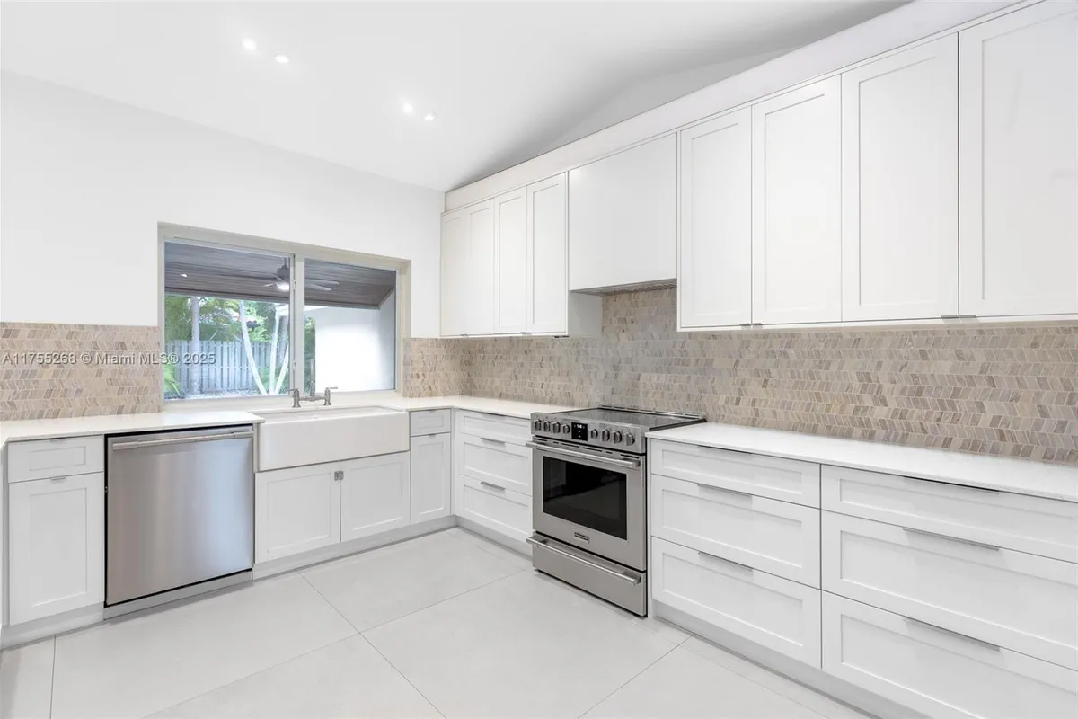 8513 SW 169 Ter, Palmetto Bay FL 33157