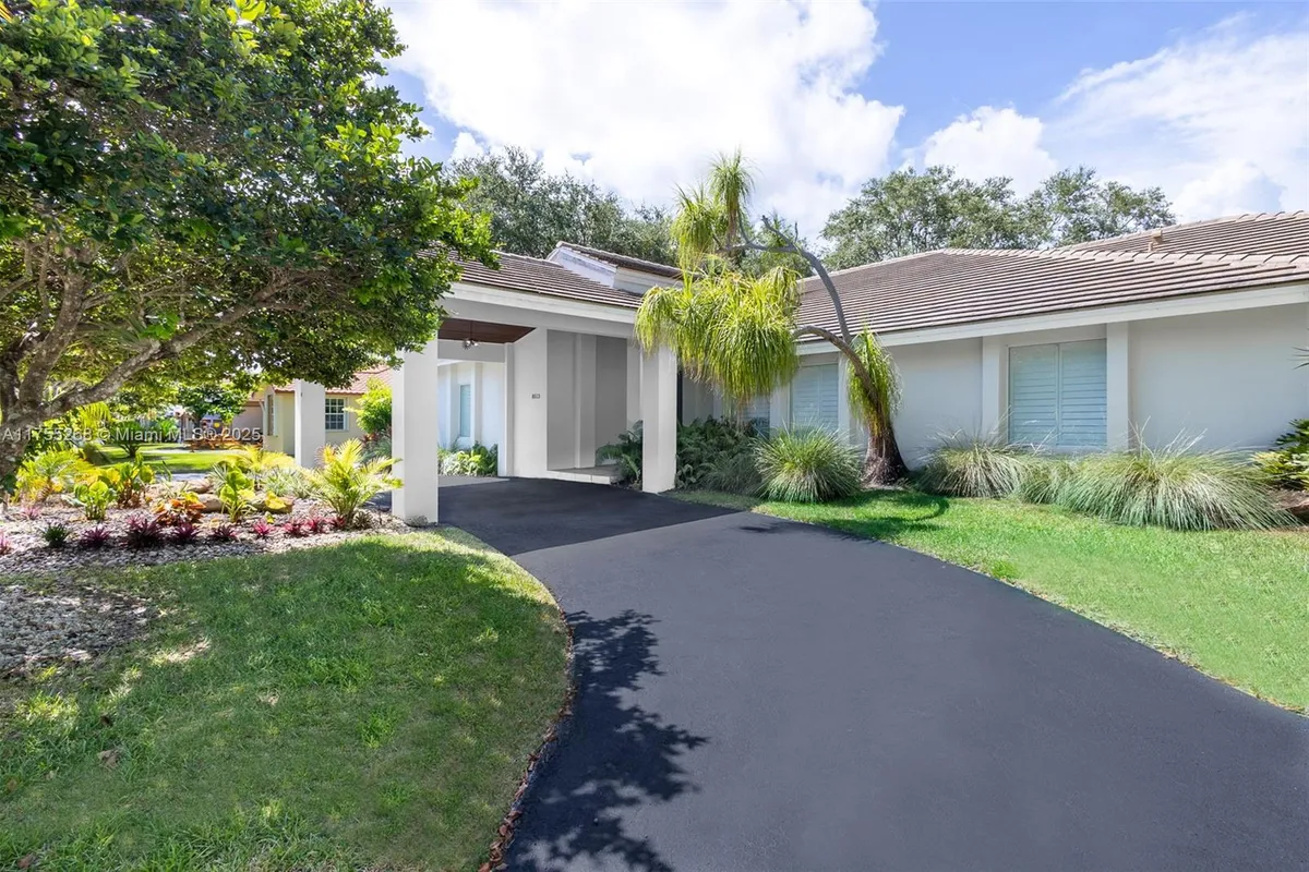 8513 SW 169 Ter, Palmetto Bay FL 33157