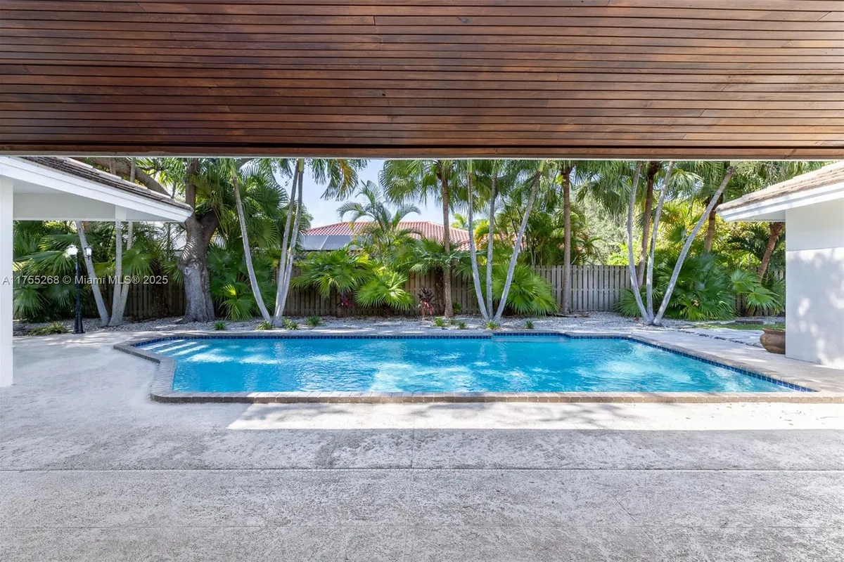 8513 SW 169 Ter, Palmetto Bay FL 33157