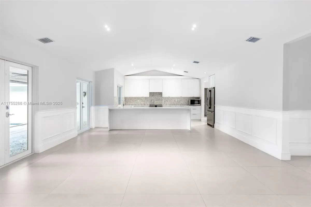 8513 SW 169 Ter, Palmetto Bay FL 33157