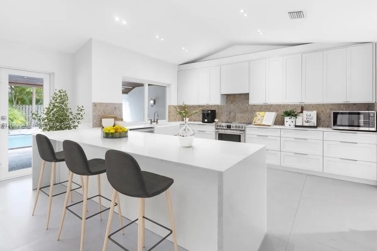 8513 SW 169 Ter, Palmetto Bay FL 33157