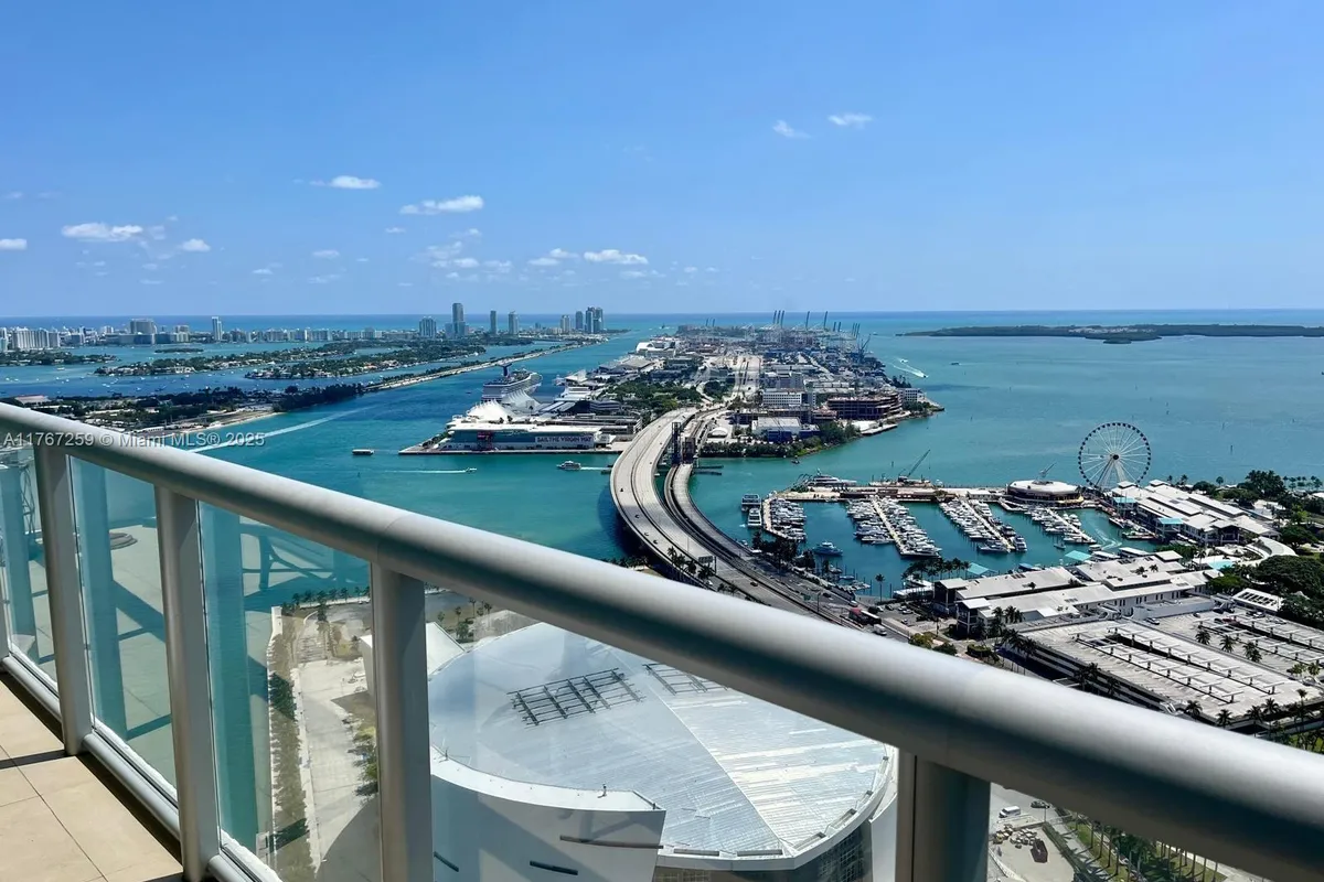 888 Biscayne Blvd # 4306, Miami FL 33132