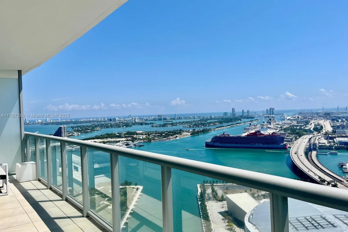 888 Biscayne Blvd # 4306, Miami FL 33132