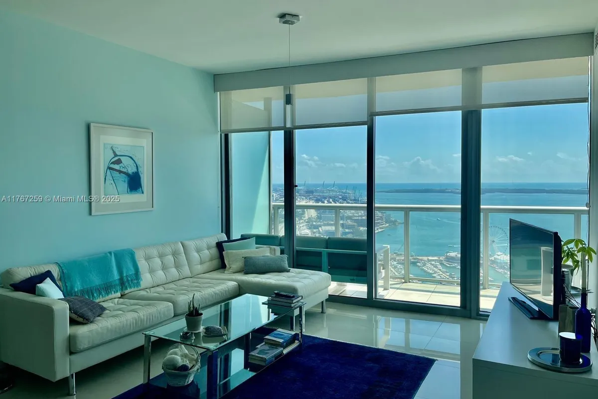 888 Biscayne Blvd # 4306, Miami FL 33132