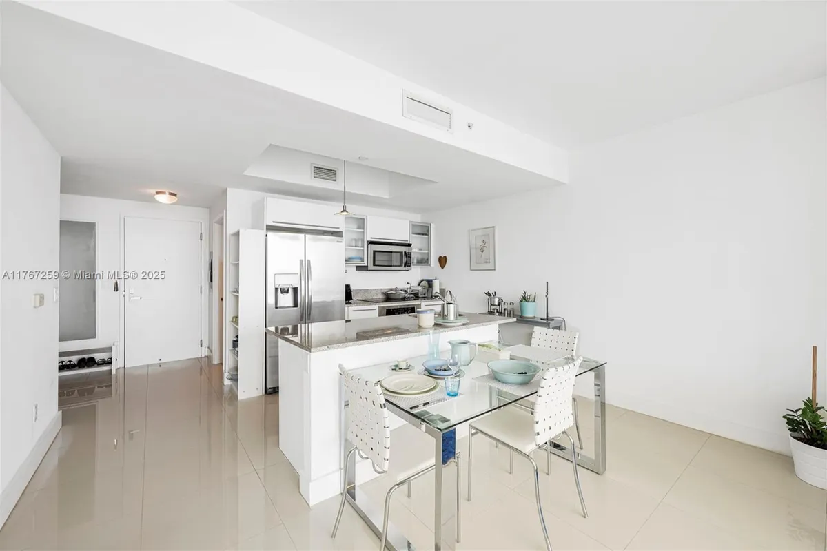 888 Biscayne Blvd # 4306, Miami FL 33132