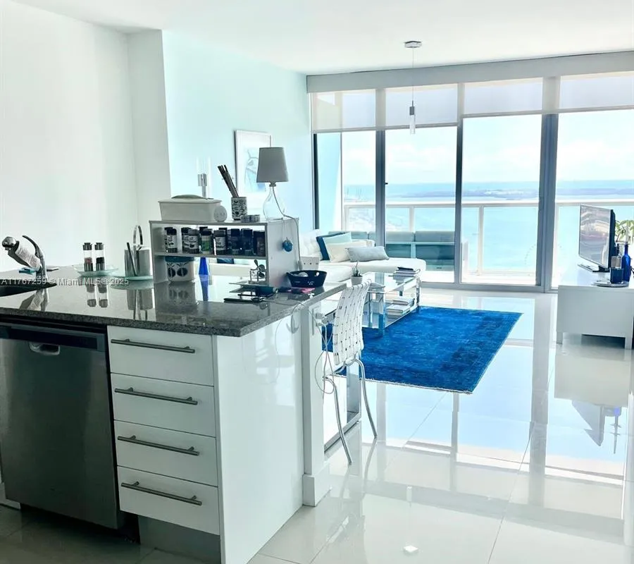 888 Biscayne Blvd # 4306, Miami FL 33132