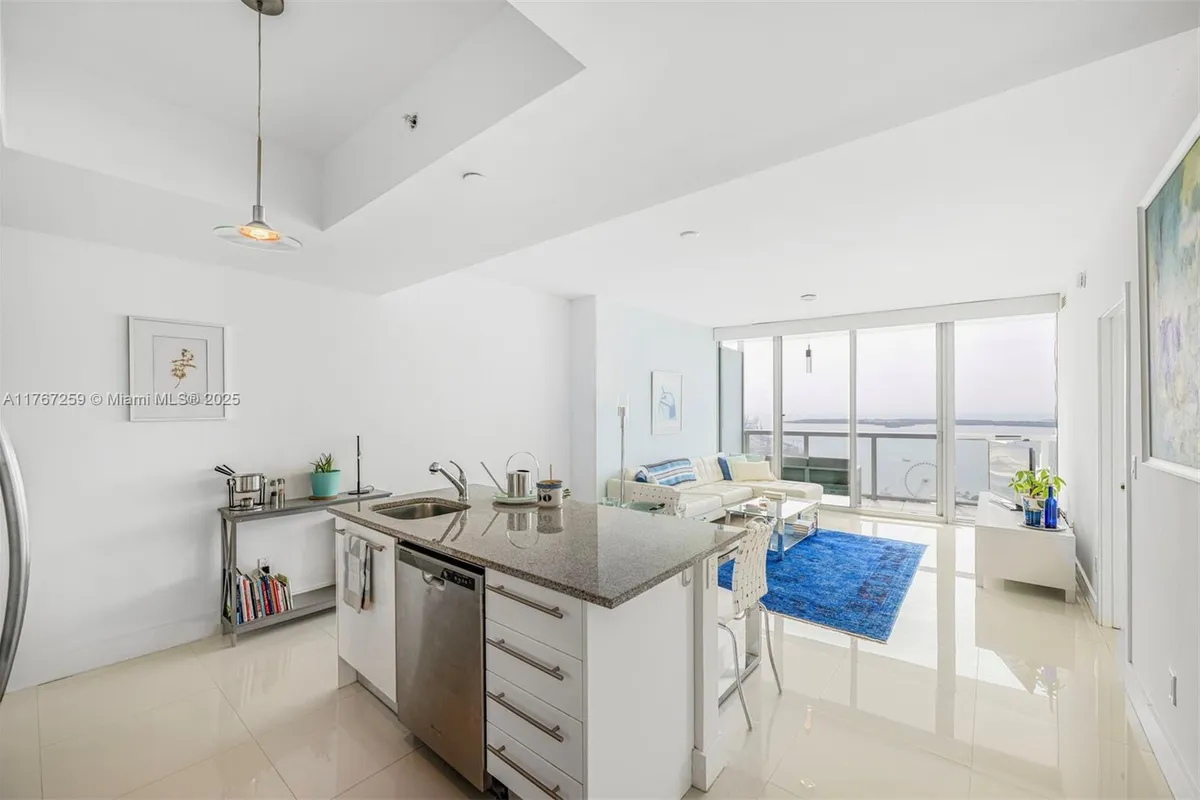 888 Biscayne Blvd # 4306, Miami FL 33132