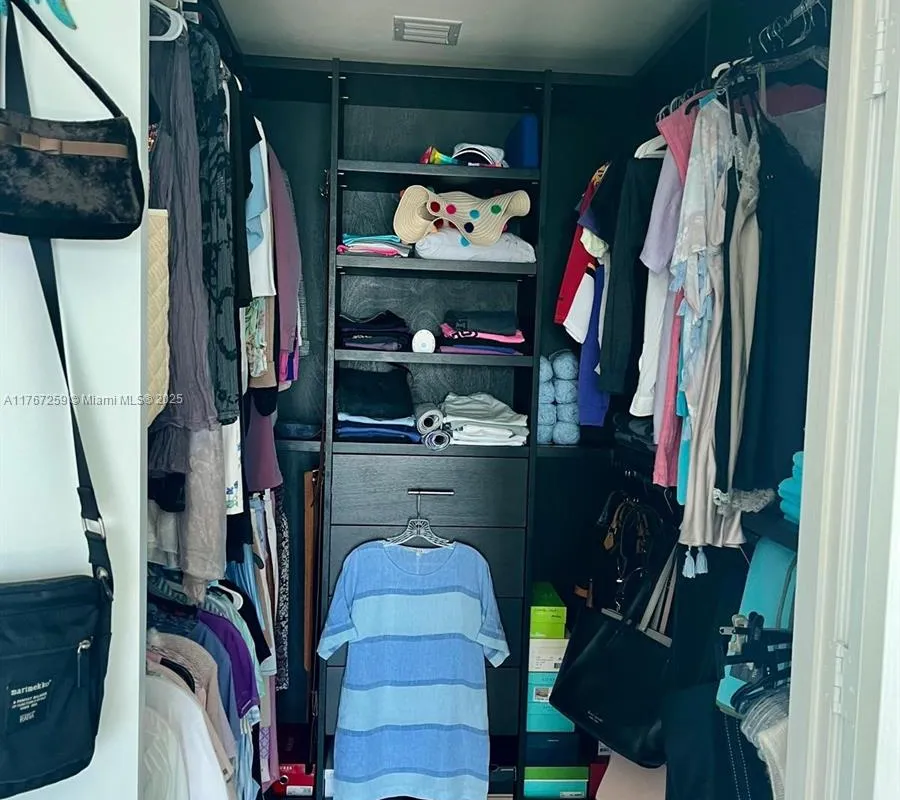 888 Biscayne Blvd # 4306, Miami FL 33132