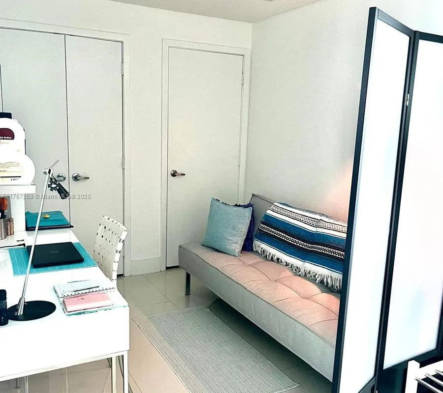 888 Biscayne Blvd # 4306, Miami FL 33132