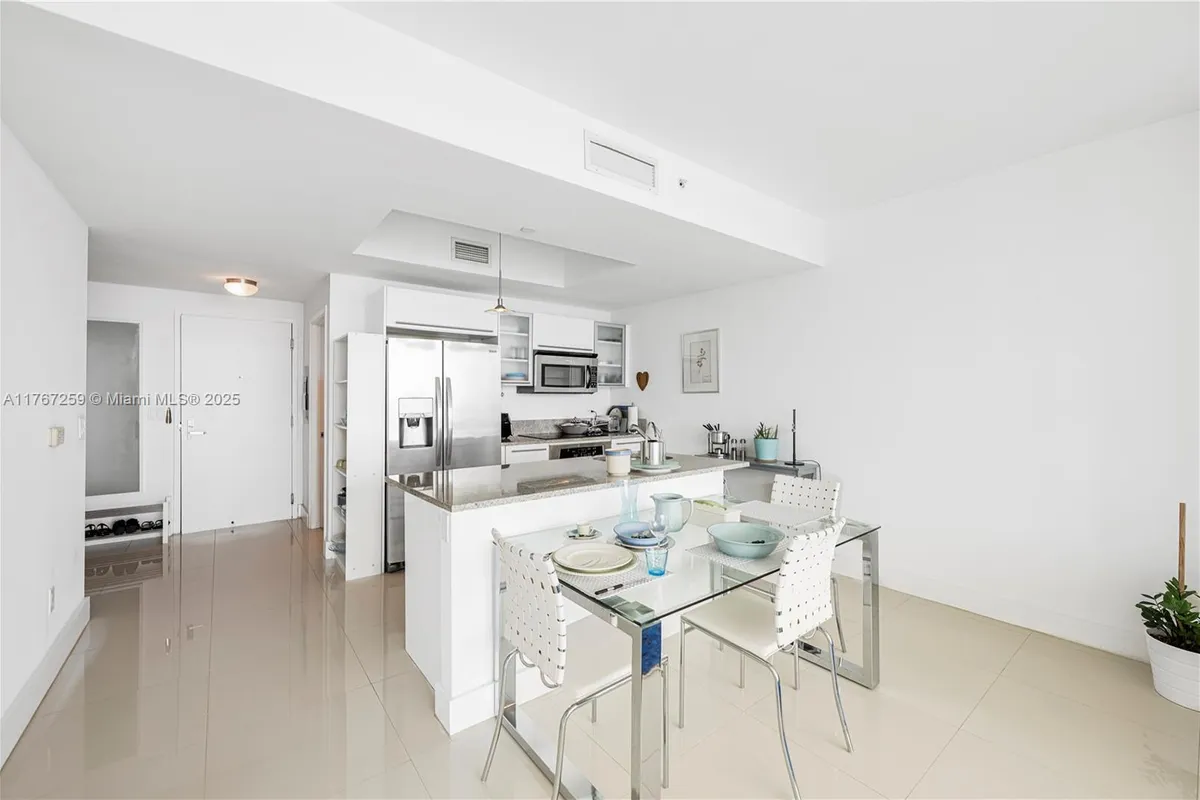 888 Biscayne Blvd # 4306, Miami FL 33132