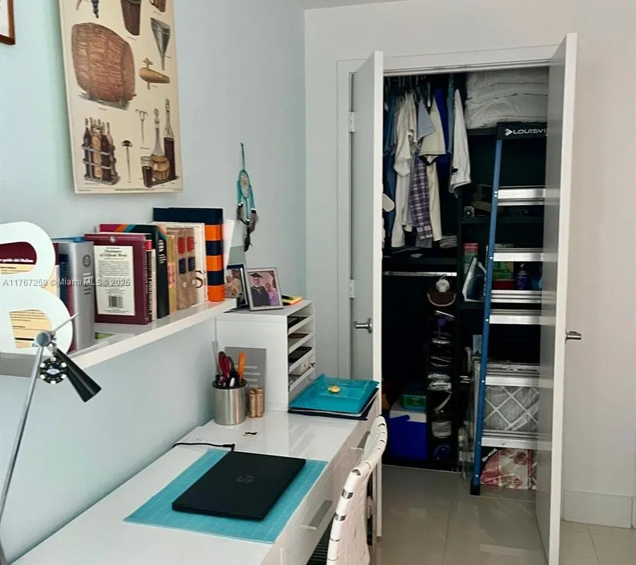 888 Biscayne Blvd # 4306, Miami FL 33132