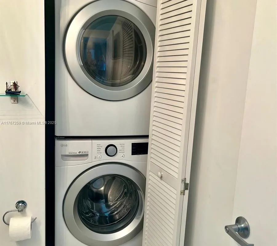 888 Biscayne Blvd # 4306, Miami FL 33132