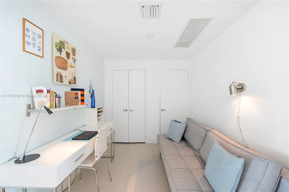 888 Biscayne Blvd # 4306, Miami FL 33132