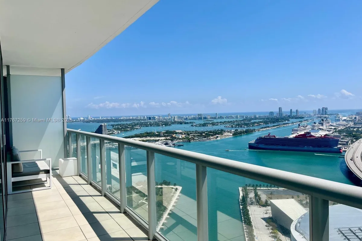888 Biscayne Blvd # 4306, Miami FL 33132