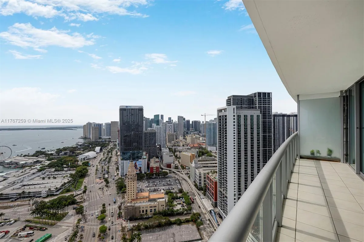 888 Biscayne Blvd # 4306, Miami FL 33132