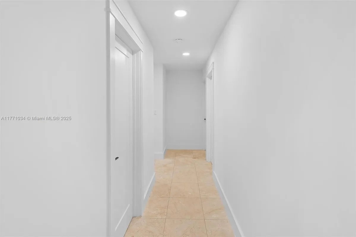 10440 NW 133rd St, Hialeah Gardens FL 33018