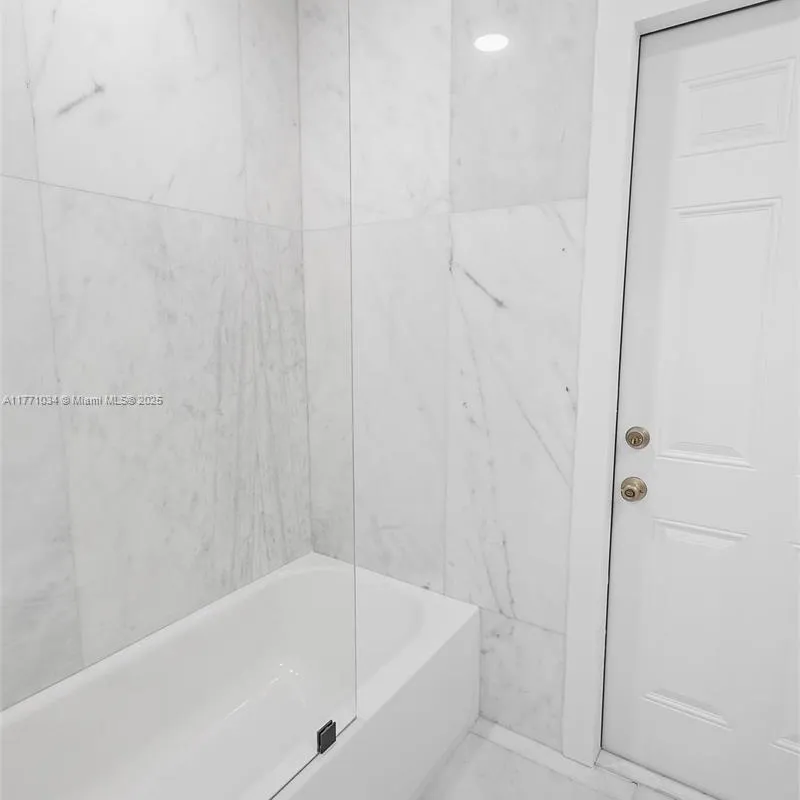 10440 NW 133rd St, Hialeah Gardens FL 33018