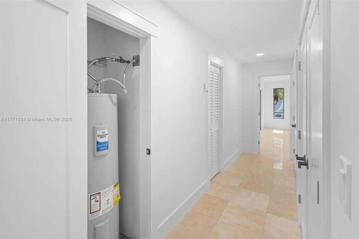 10440 NW 133rd St, Hialeah Gardens FL 33018