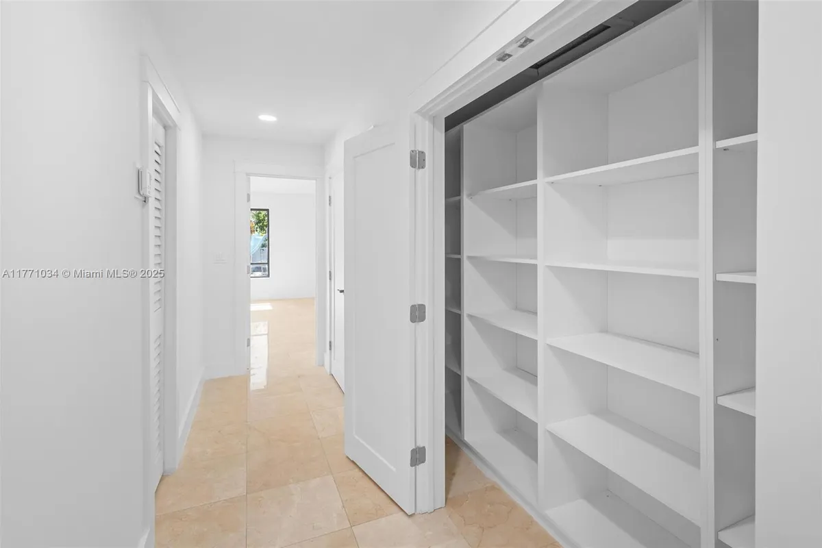 10440 NW 133rd St, Hialeah Gardens FL 33018