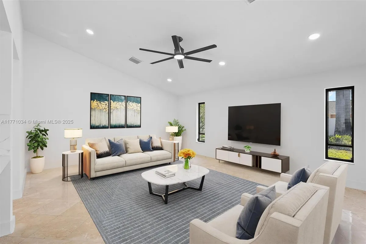 10440 NW 133rd St, Hialeah Gardens FL 33018