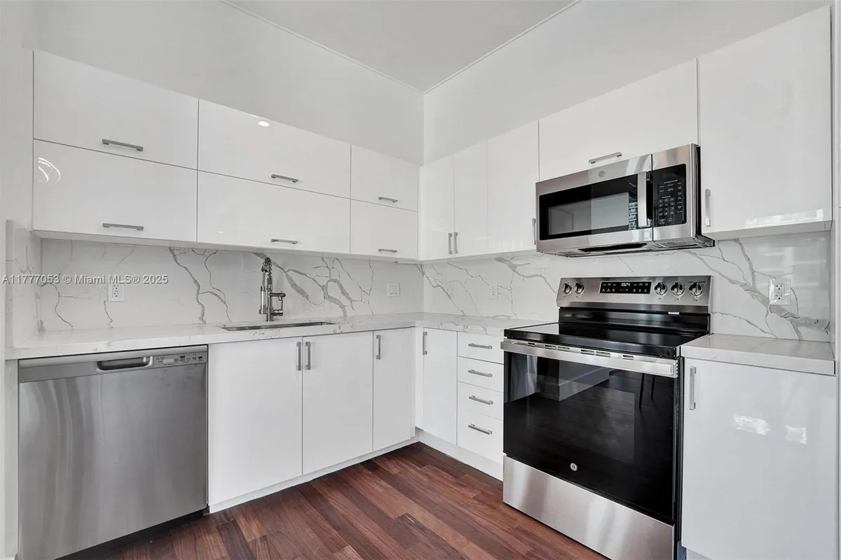 234 NE 3rd St # 2202, Miami FL 33132