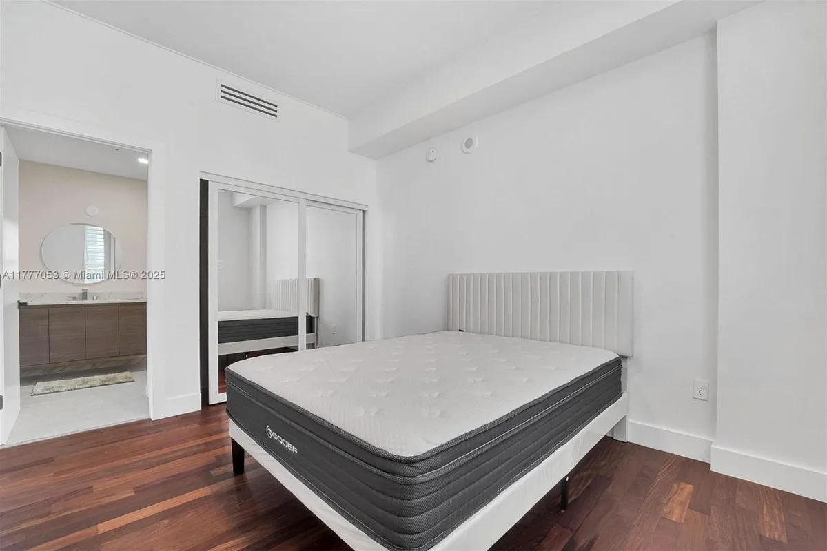 234 NE 3rd St # 2202, Miami FL 33132