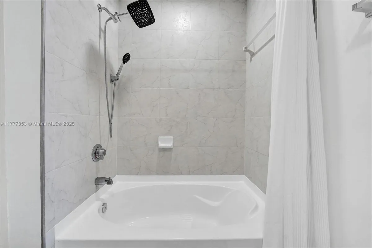 234 NE 3rd St # 2202, Miami FL 33132