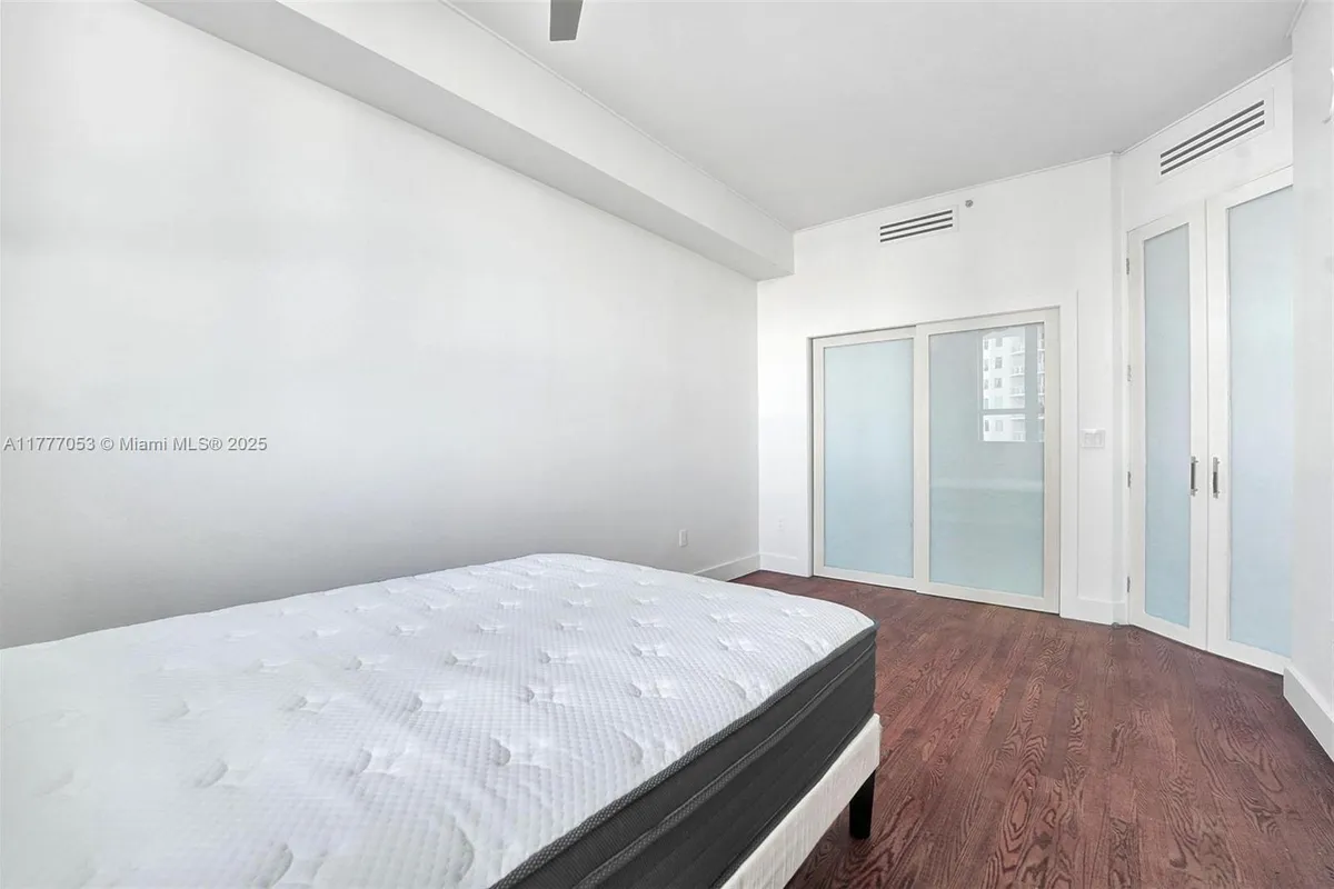 234 NE 3rd St # 2202, Miami FL 33132