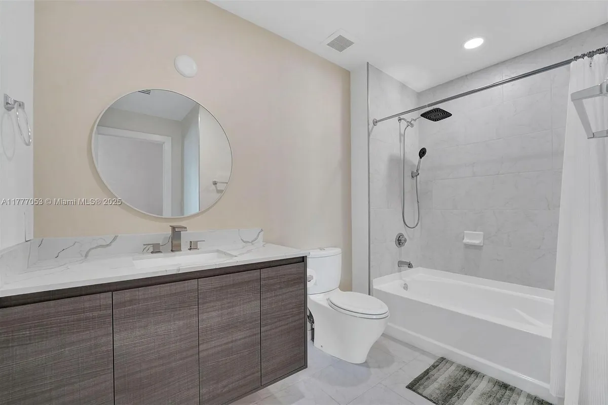 234 NE 3rd St # 2202, Miami FL 33132