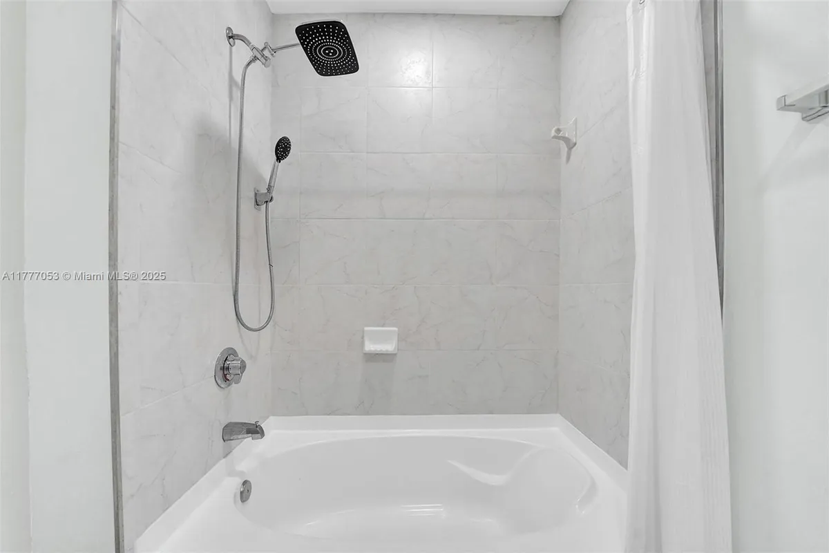 234 NE 3rd St # 2202, Miami FL 33132