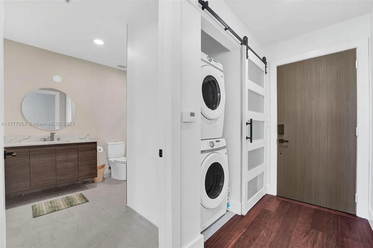 234 NE 3rd St # 2202, Miami FL 33132