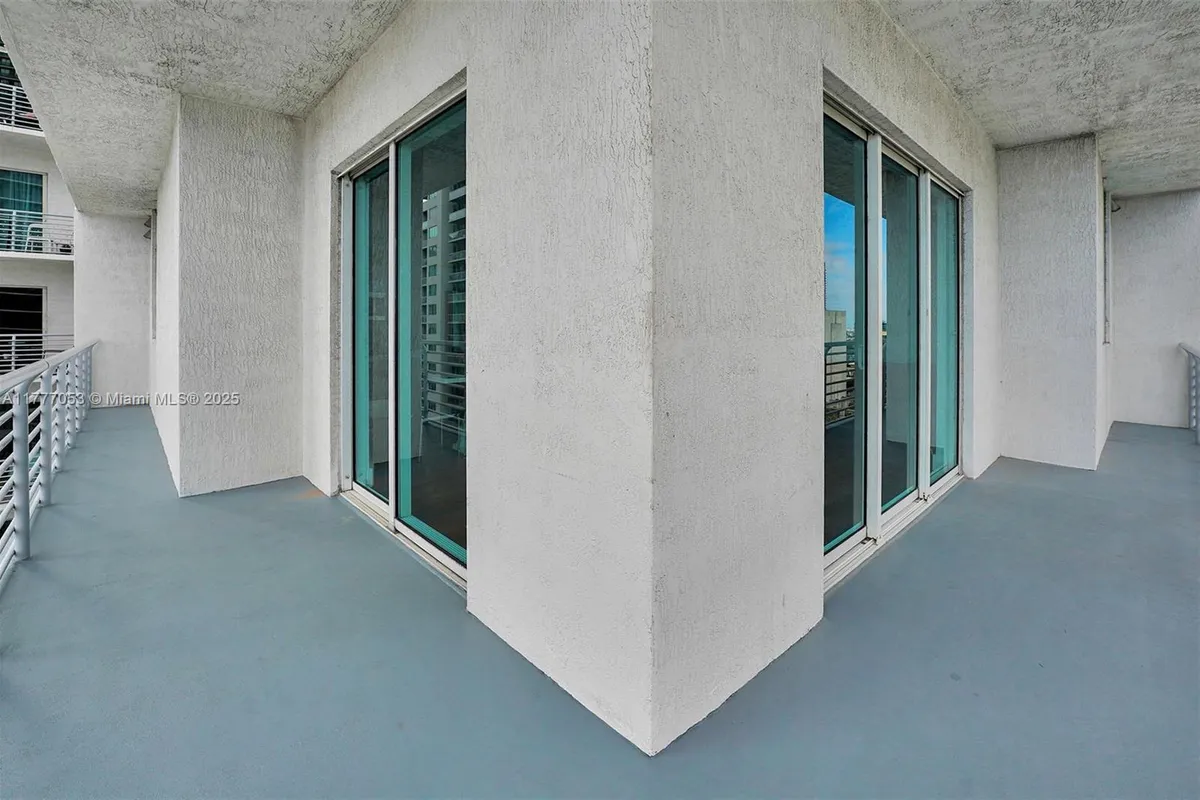 234 NE 3rd St # 2202, Miami FL 33132