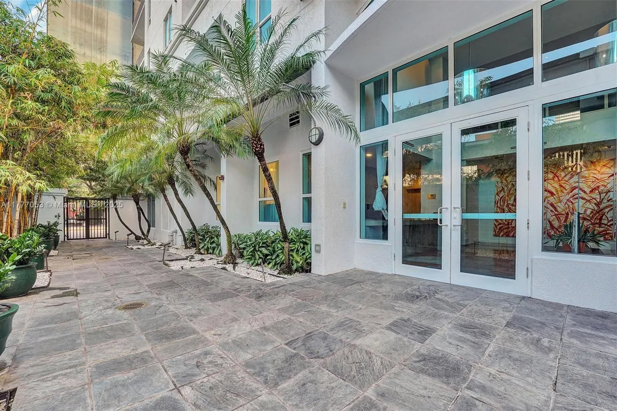 234 NE 3rd St # 2202, Miami FL 33132