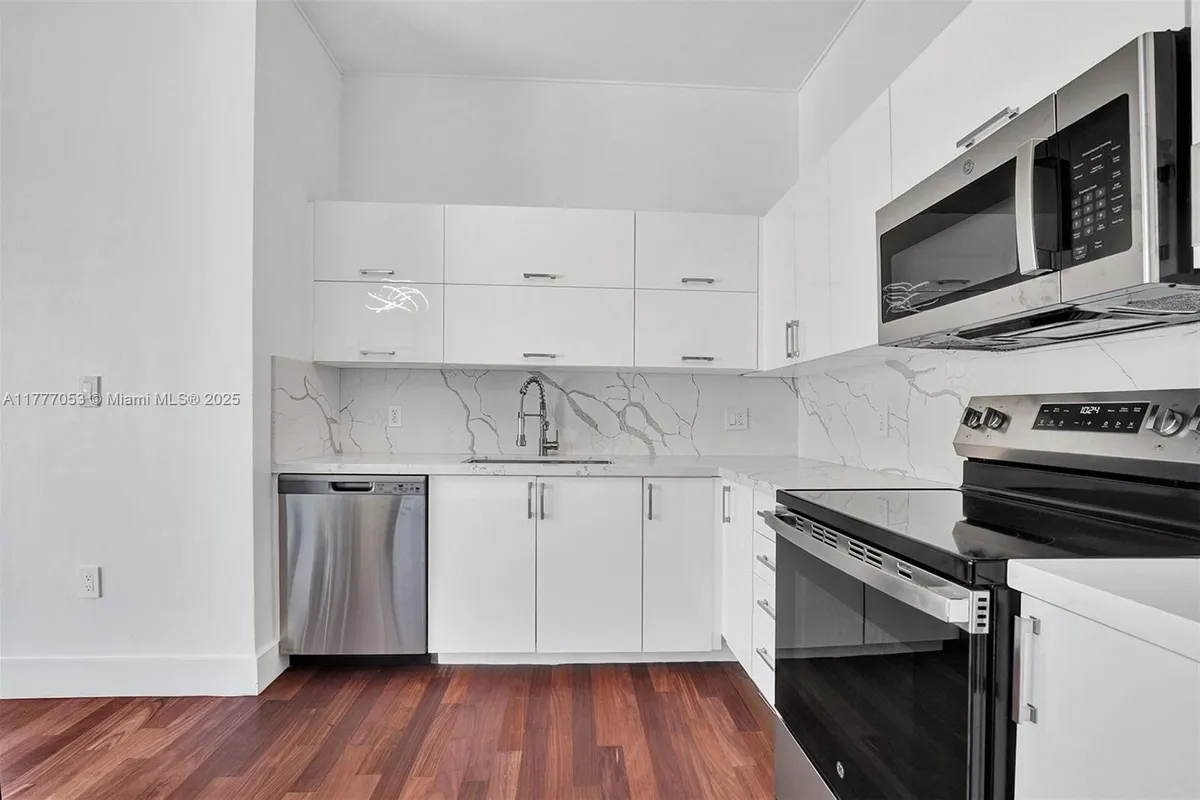 234 NE 3rd St # 2202, Miami FL 33132