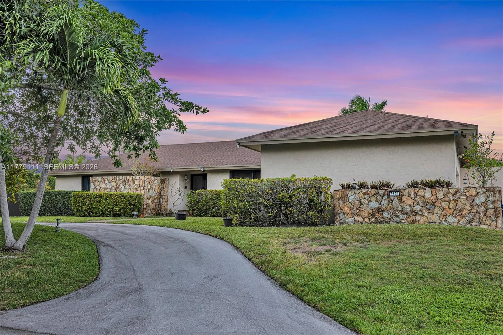 7801 SW 170th St, Palmetto Bay FL 33157