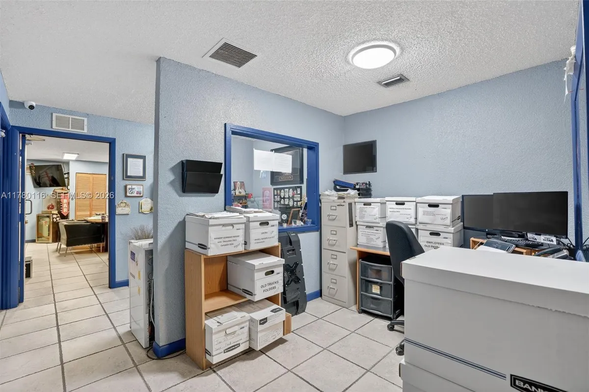 9180 NW 119th St # 10, Hialeah Gardens FL 33018